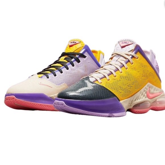 Nike LeBron 19 XIX Low "Mismatch" Men's Shoes Lilac-Dark Smoke Grey DO9829-500 - Picture 1 of 10